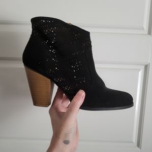 Cute cutout Modcloth booties